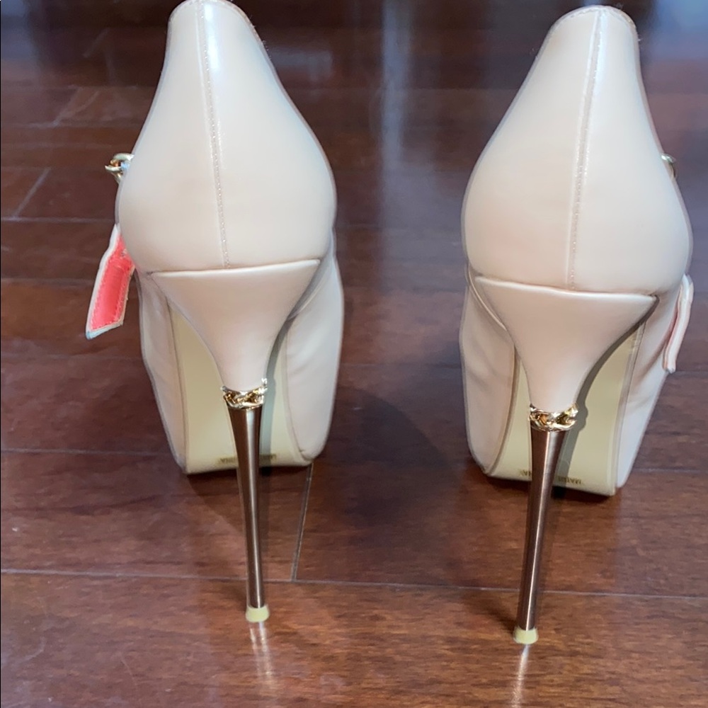 Guilty Soles Elegant Platform Heels - Picture 10 of 14